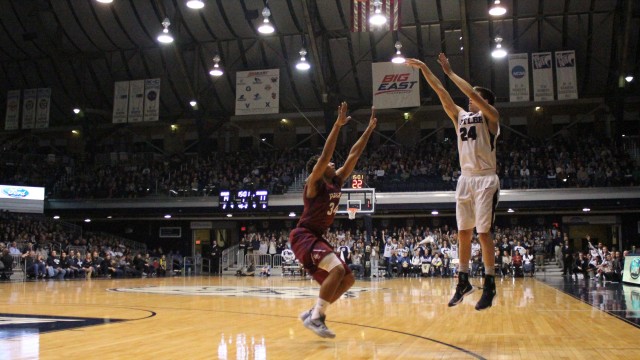 Kellen Dunham scored 32 points on Saturday, tying his career high. (Photo by Amy Street)