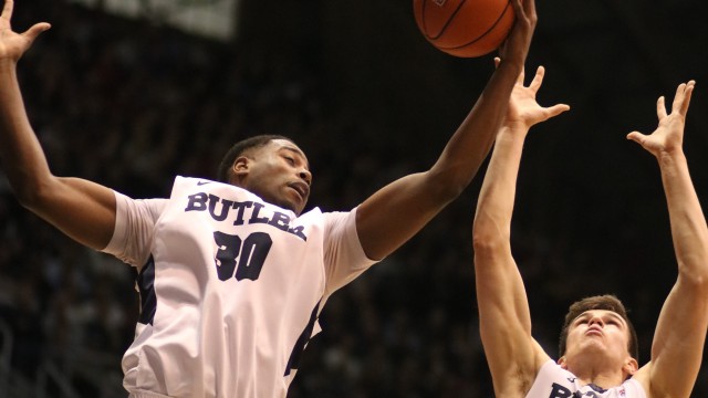 Men’s basketball loses grip on at Providence