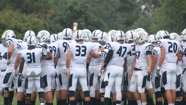 Football uses veteran players to lead 2016 season