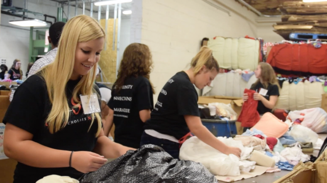 Lilly Scholars connect, serve at annual retreat