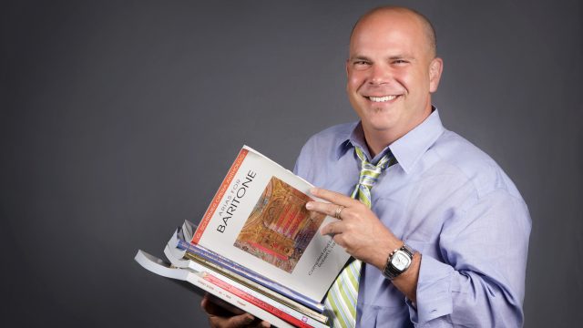 JCA professor Oliver Worthington featured in Duckwall Artist Series