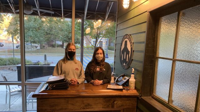 Tips by hosts on how to be a respectful restaurant customer