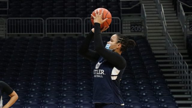 Bulldogs lose fourth in a row; Alexander scores season high 22