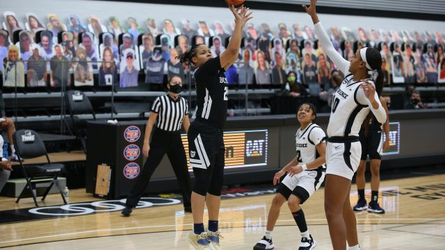 Seton Hall’s third quarter scoring run sinks the Bulldogs, who fall to 0-7