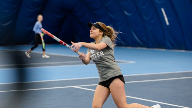 Women’s tennis falls to Dayton in competitive match