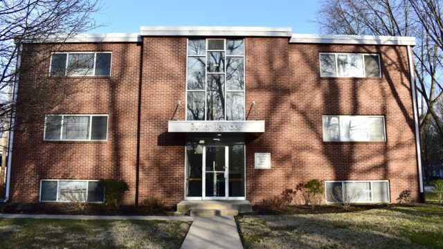 Students struggle to make the dawghouse a home