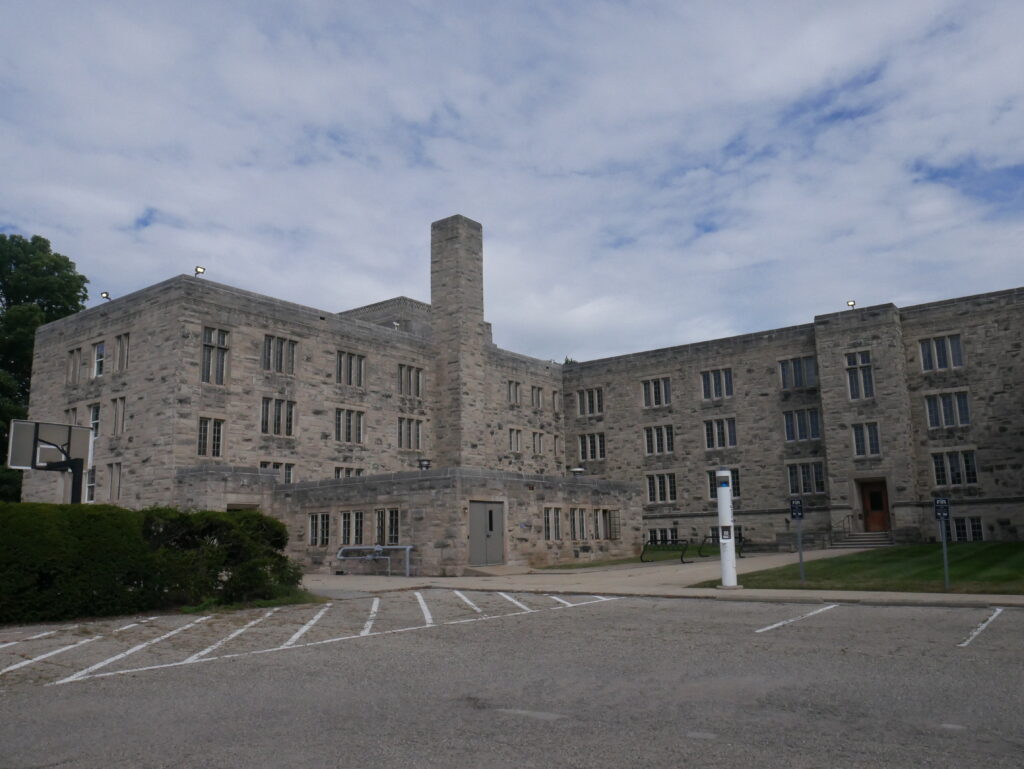 Where is the Ross Hall hotel?